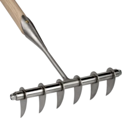 6 Blade Scarifying Rake